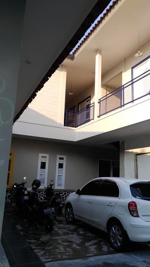 Roemah Kesambi Hotel Cirebon Exterior photo